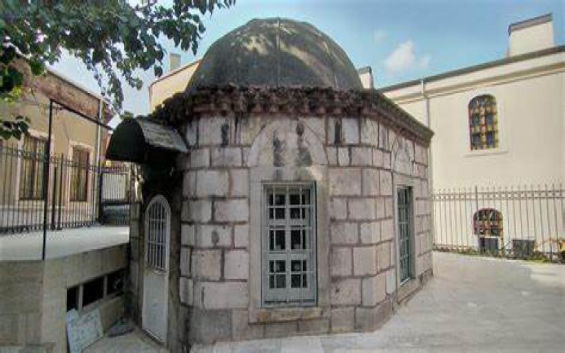 Türbe Duası Okunuşu ve Anlamı